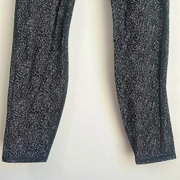 ATHLETA Lightning Static 7/8 Leggings, Women’s Size Medium, Black/White, Pockets - Picture 3 of 13